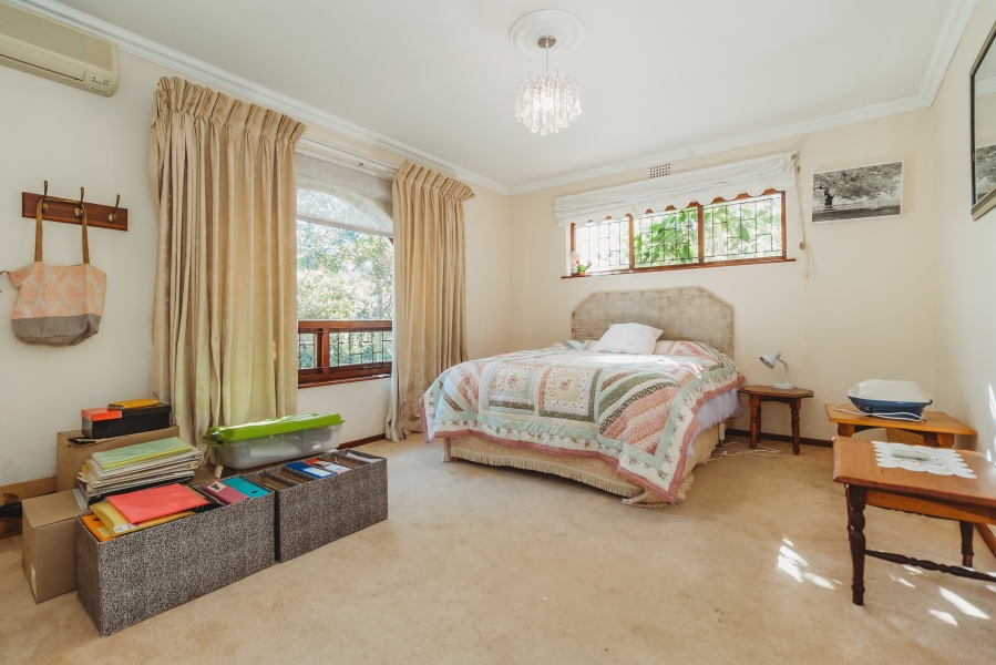 4 Bedroom Property for Sale in Glen Barrie Western Cape